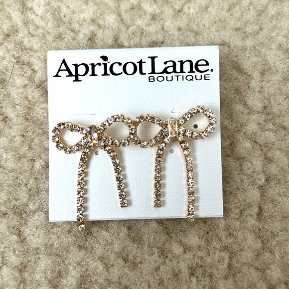 Jewelry - Rhinestones & Gold Beautiful Bow Earrings